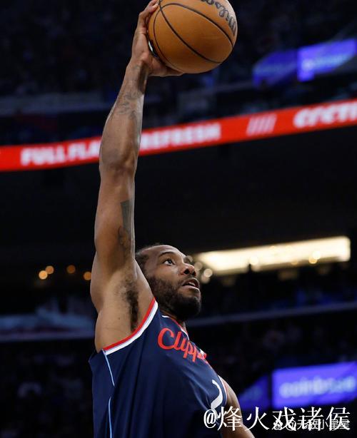 快船博主:如果朝替补席泼饮料,我愿意面对终身禁赛 快船博主:如果朝替补席泼饮料,我愿意面对终身禁赛